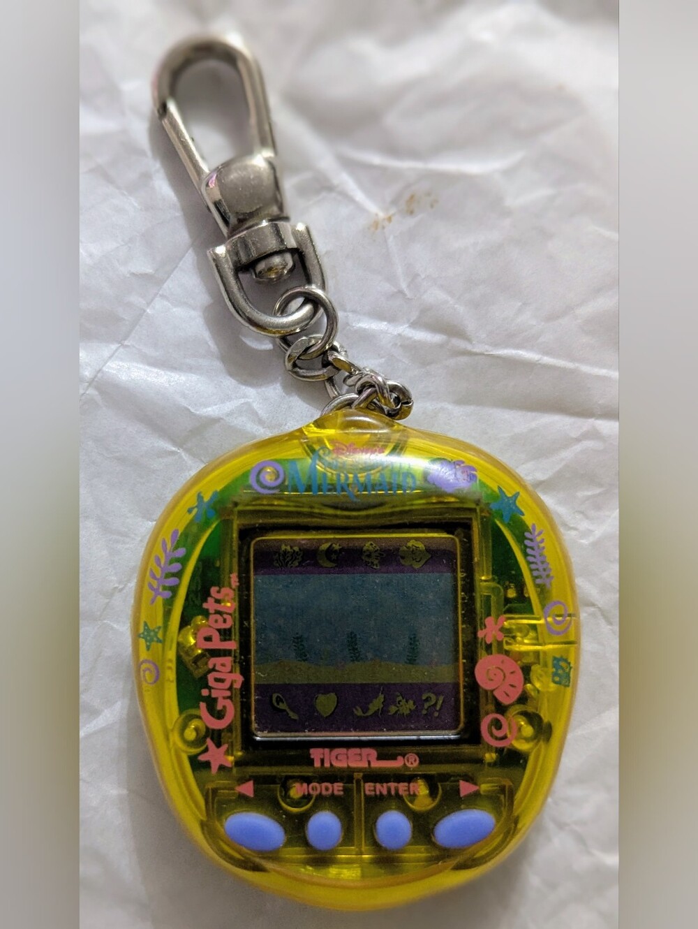 1997 Tiger Electronics Giga Pets Disney Little Mermaid Keychain Game TESTED